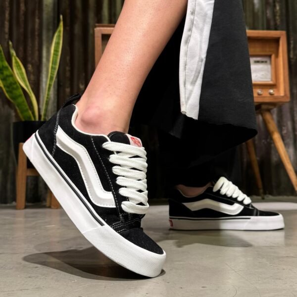 VANS KNU SKOOL